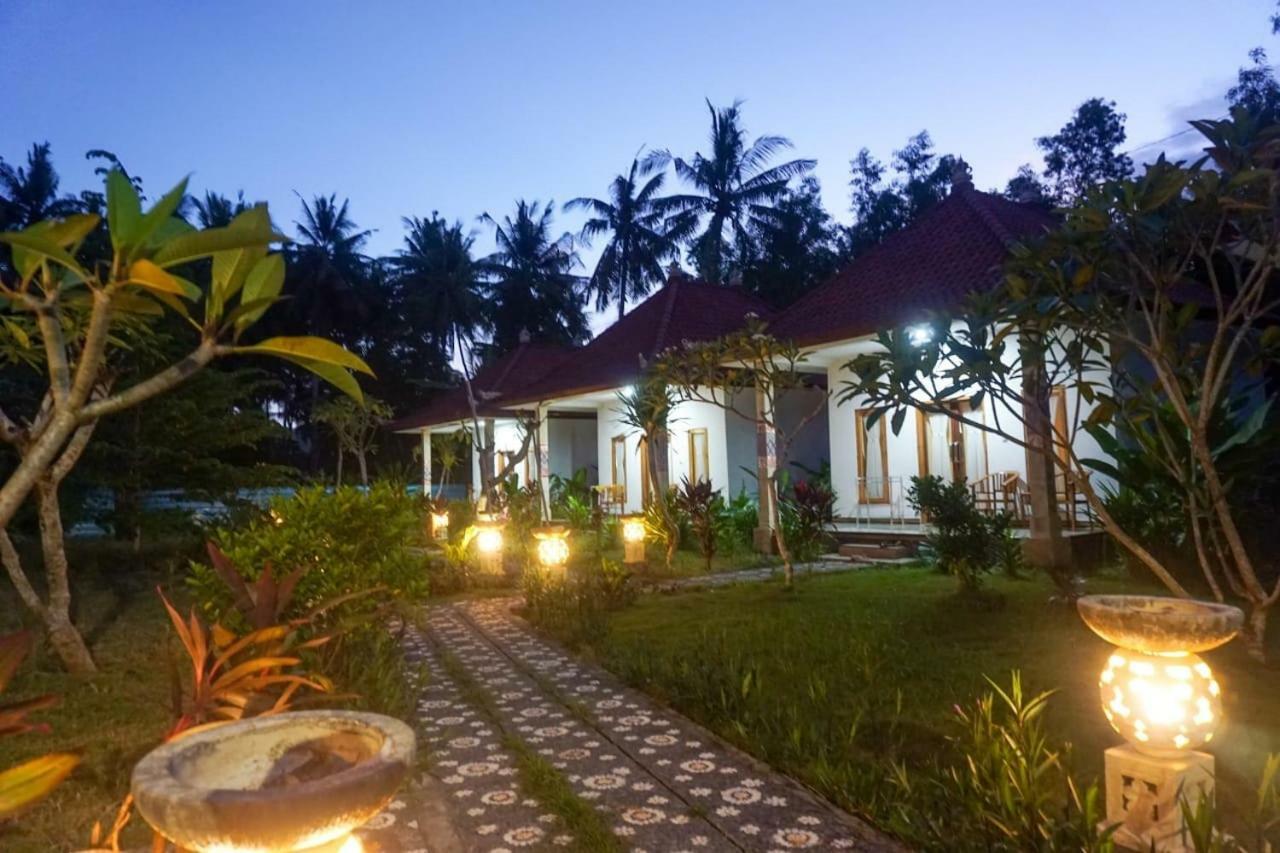 Wabitaka Bungalow Toyapakeh Ngoại thất bức ảnh